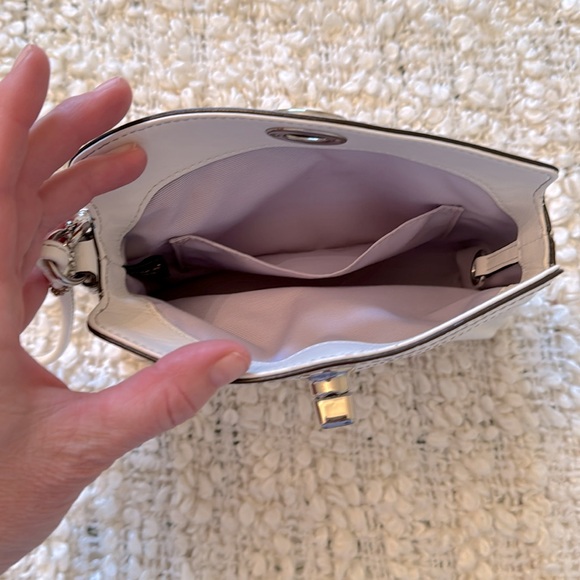 Vintage Coach white leather clutch - Picture 4 of 4